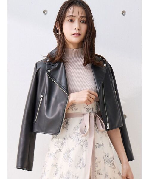 MERCURYDUO（マーキュリーデュオ）の「フェイクレザーコンパクトライダースジャケット（ライダースジャケット・レディース・ブラック/ベージュ/アイボリー・FREE）」の4枚目の写真