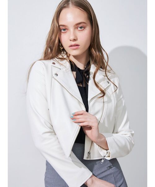 MERCURYDUO（マーキュリーデュオ）の「フェイクレザーコンパクトライダースジャケット（ライダースジャケット・レディース・ブラック/ベージュ/アイボリー・FREE）」の8枚目の写真