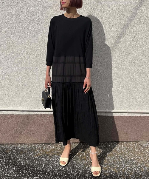 audrey and john wad（オードリーアンドジョンワッド）の「【Audrey and John Wad】異素材MIX８分袖シャーリングロングワンピース（ワンピース・レディース・ホワイト/ブラック/ベージュ・FREE）」の16枚目の写真