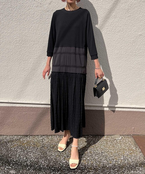 audrey and john wad（オードリーアンドジョンワッド）の「【Audrey and John Wad】異素材MIX８分袖シャーリングロングワンピース（ワンピース・レディース・ホワイト/ブラック/ベージュ・FREE）」の14枚目の写真