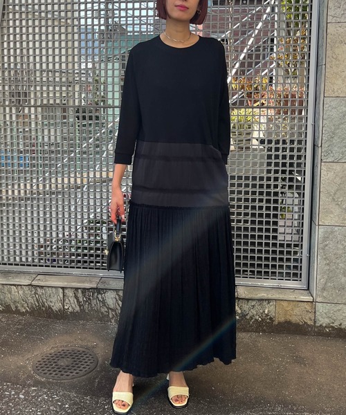 audrey and john wad（オードリーアンドジョンワッド）の「【Audrey and John Wad】異素材MIX８分袖シャーリングロングワンピース（ワンピース・レディース・ホワイト/ブラック/ベージュ・FREE）」の11枚目の写真