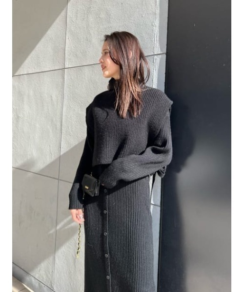 MOUSSY（マウジー）の「LAYERED CAPE KNIT ドレス（ワンピース・レディース・ライトカーキ/チャコールグレー/ブラウン/ブラック・1/2）」の11枚目の写真