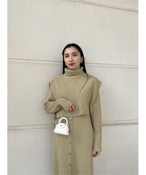 MOUSSY（マウジー）の「LAYERED CAPE KNIT ドレス（ワンピース・レディース・ライトカーキ/チャコールグレー/ブラウン/ブラック・1/2）」の17枚目の写真