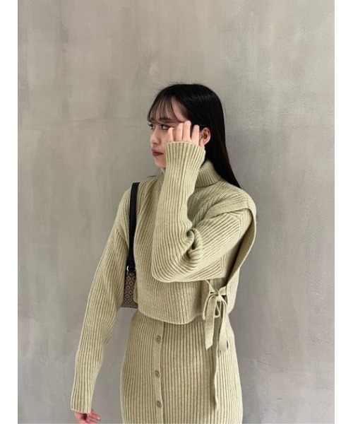 MOUSSY（マウジー）の「LAYERED CAPE KNIT ドレス（ワンピース・レディース・ライトカーキ/チャコールグレー/ブラウン/ブラック・1/2）」の19枚目の写真