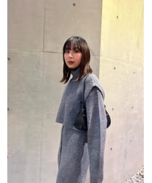 MOUSSY（マウジー）の「LAYERED CAPE KNIT ドレス（ワンピース・レディース・ライトカーキ/チャコールグレー/ブラウン/ブラック・1/2）」の21枚目の写真