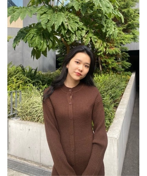 MOUSSY（マウジー）の「LAYERED CAPE KNIT ドレス（ワンピース・レディース・ライトカーキ/チャコールグレー/ブラウン/ブラック・1/2）」の9枚目の写真