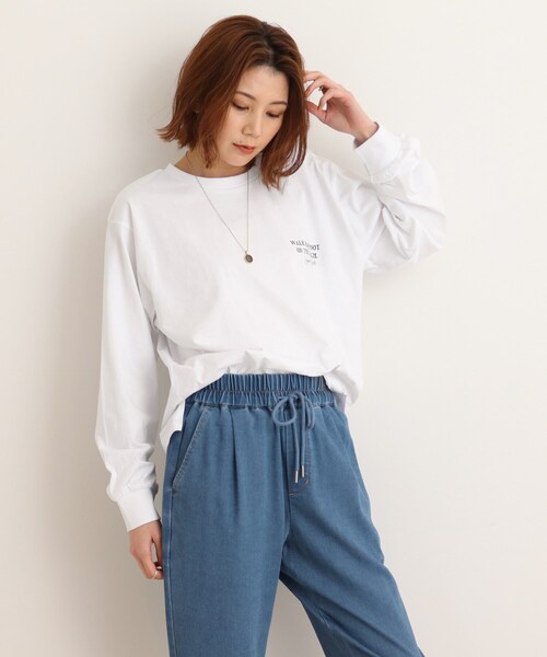 SHOO・LA・RUE（シューラルー）の「◆色違いで揃えておきたい！長袖プリントTシャツ（Tシャツ/カットソー・レディース・オフホワイト/チャコール/ホワイト系3/ホワイト系6/ホワイト系7/ブラック系3/パープル系1/ライトグリーン・04/03/02）」の3枚目の写真