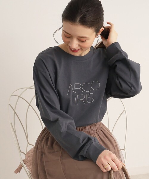 SHOO・LA・RUE（シューラルー）の「◆色違いで揃えておきたい！長袖プリントTシャツ（Tシャツ/カットソー・レディース・オフホワイト/チャコール/ホワイト系3/ホワイト系6/ホワイト系7/ブラック系3/パープル系1/ライトグリーン・04/03/02）」の6枚目の写真