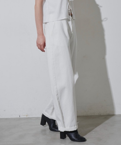 Libra Cue（リブラ キュー）の「バレルシルエットカーブデニムパンツ（デニムパンツ・レディース・ネイビー/ライトブルー/ホワイト・1/2）」の10枚目の写真