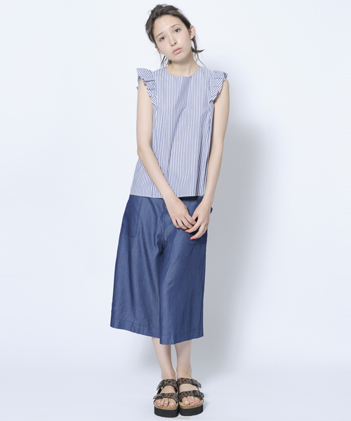 MILKFED.（ミルクフェド）の「【mini7月号掲載】Frill Shirts　（シャツ/ノースリーブ/フリル）（シャツ/ブラウス・レディース・レッド/ブルー/ネイビー・MEDIUM/SMALL）」の2枚目の写真