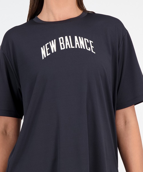 NEW BALANCE(ニューバランス)の「Relentless グラフィック オーバーサイズショートスリーブTシャツ(Tシャツ/カットソー・レディース・ホワイト/ピンクベージュ/ブラック・X-LARGE/SMALL/MEDIUM/LARGE)」の13枚目の写真