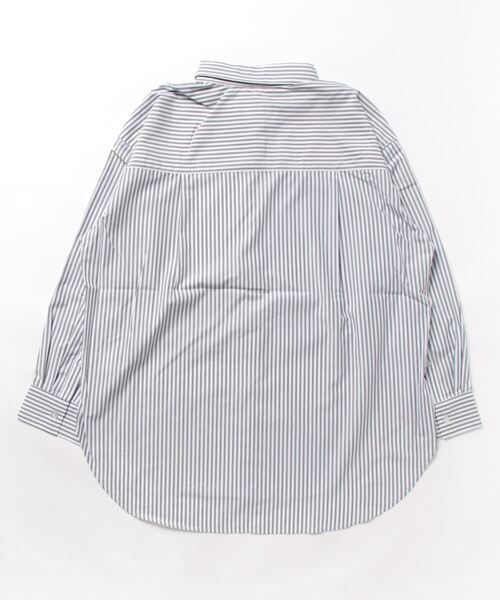 Elura（エルーラ）の「アイロンいらずレギュラーシャツ（シャツ/ブラウス・レディース・ホワイト系その他5/ネイビー/ホワイト・LARGE/MEDIUM/SMALL）」の20枚目の写真