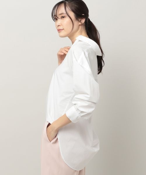 Elura（エルーラ）の「アイロンいらずレギュラーシャツ（シャツ/ブラウス・レディース・ホワイト系その他5/ネイビー/ホワイト・LARGE/MEDIUM/SMALL）」の2枚目の写真