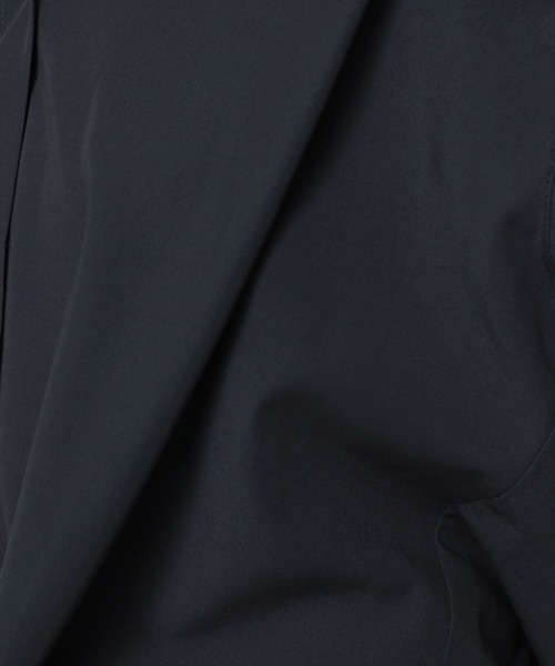 Elura（エルーラ）の「アイロンいらずレギュラーシャツ（シャツ/ブラウス・レディース・ホワイト系その他5/ネイビー/ホワイト・LARGE/MEDIUM/SMALL）」の19枚目の写真