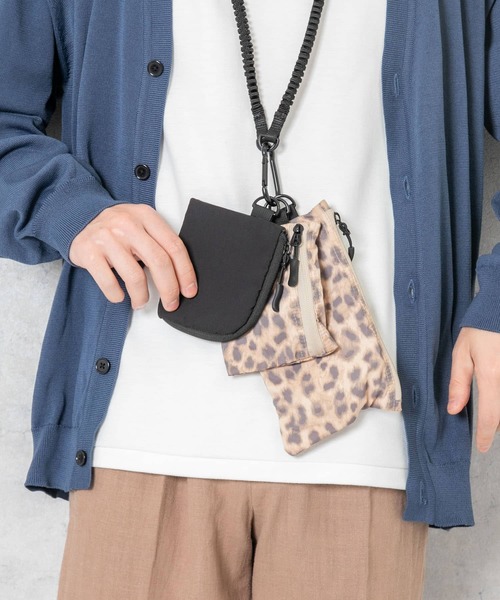 RODE SKO（ロデスコ）の「ロクヨンバンジースリングマルチバッグ（ショルダーバッグ・メンズ・ブラック/アニマル・ONE）」の3枚目の写真