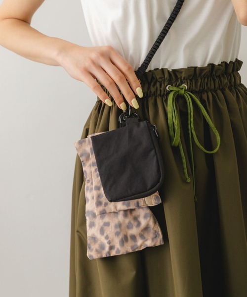 RODE SKO（ロデスコ）の「ロクヨンバンジースリングマルチバッグ（ショルダーバッグ・メンズ・ブラック/アニマル・ONE）」の8枚目の写真