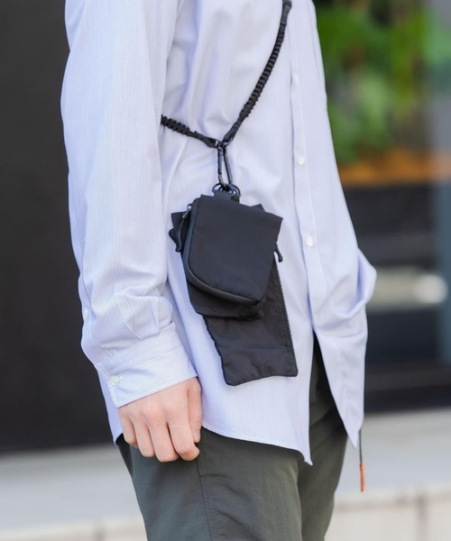 RODE SKO（ロデスコ）の「ロクヨンバンジースリングマルチバッグ（ショルダーバッグ・メンズ・ブラック/アニマル・ONE）」の14枚目の写真