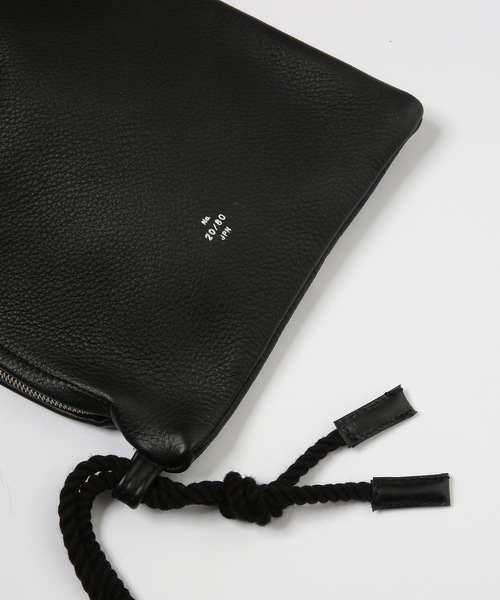 20/80(テゥエンティーエイティー)の「【20/80】トゥエンティーエイティー/ COW LEATHER DRAWSTRING SHOULDER BAG WITH ZIP(ショルダーバッグ・レディース・ブラック/グレー・FREE)」の4枚目の写真