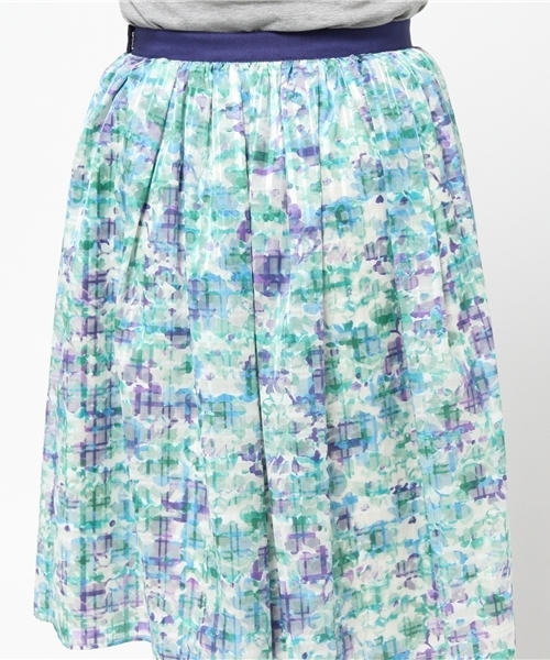 La TOTALITE（ラトータリテ）の「フラワーチェックギャザースカート。（スカート・レディース・ブルー系その他/レッド・38/36）」の7枚目の写真