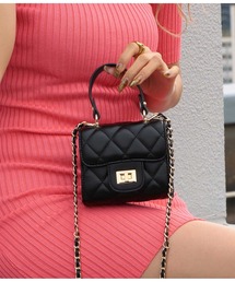 LATINA | ミニマルキルティングバッグ(ハンドバッグ)