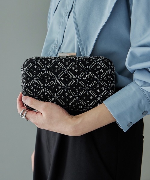 niana（ニアナ）の「リーフパターンビーズ刺繍ハードパーティークラッチバッグ（クラッチバッグ・レディース・ブラック/アイボリー・FREE）」の14枚目の写真