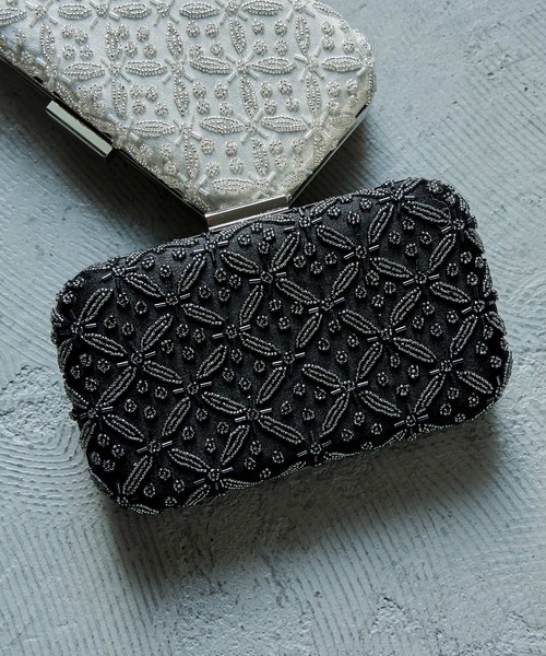 niana（ニアナ）の「リーフパターンビーズ刺繍ハードパーティークラッチバッグ（クラッチバッグ・レディース・ブラック/アイボリー・FREE）」の17枚目の写真