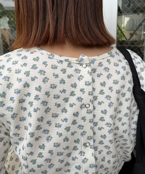 nemne store(ネンネストア)の「【低身長用サイズあり】前後2way総柄サーマルカーディガン(カーディガン/ボレロ・レディース・アイボリー/オフホワイト/ブルー・SMALL/MEDIUM)」の5枚目の写真