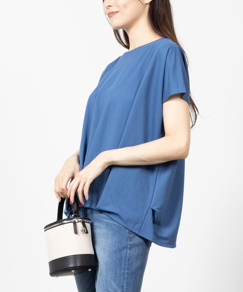 NAVY(ネイビー)の「SARARI 冷感裾タック無地半袖Tシャツ(Tシャツ/カットソー・レディース・ベージュ/イエロー/チャコール/ブルー/カーキ・フリー)」の1枚目の写真