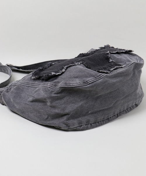 SPINNS（スピンズ）の「クロスデニムショルダーバッグ（ショルダーバッグ・レディース・ブラック/ブルー・ONESIZE）」の9枚目の写真