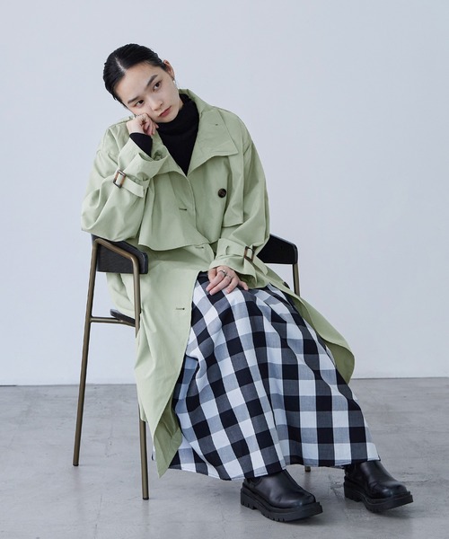 Fashion Letter（ファッションレター）の「胸ヨーク付き スタンドカラートレンチコート（トレンチコート・レディース・ベージュ/カーキ/グレイッシュベージュ/サンドベージュ・M/L）」の4枚目の写真