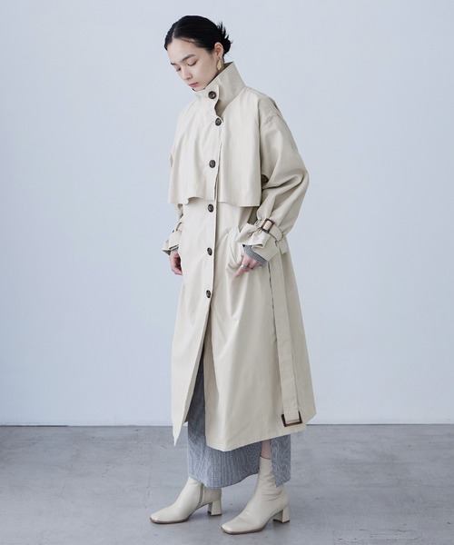 Fashion Letter（ファッションレター）の「胸ヨーク付き スタンドカラートレンチコート（トレンチコート・レディース・ベージュ/カーキ/グレイッシュベージュ/サンドベージュ・M/L）」の5枚目の写真