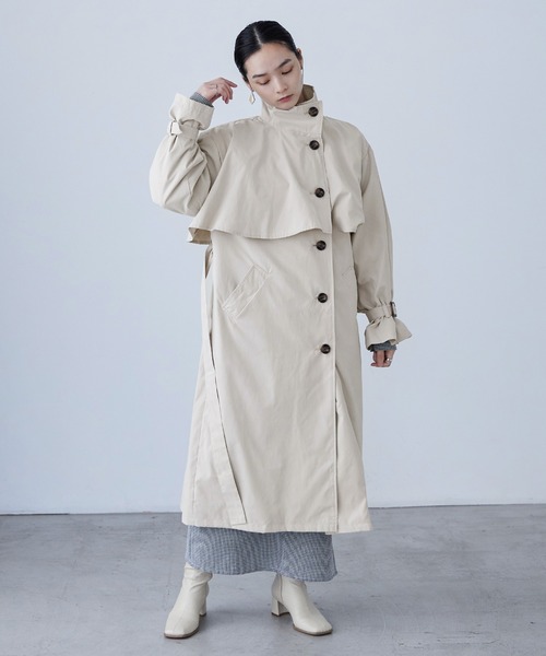 Fashion Letter（ファッションレター）の「胸ヨーク付き スタンドカラートレンチコート（トレンチコート・レディース・ベージュ/カーキ/グレイッシュベージュ/サンドベージュ・M/L）」の6枚目の写真