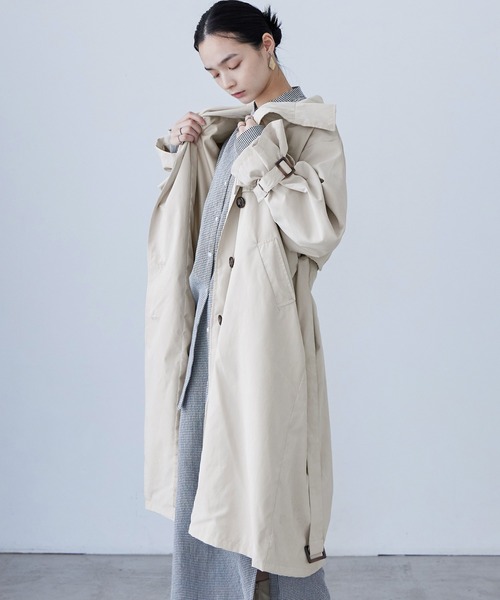 Fashion Letter（ファッションレター）の「胸ヨーク付き スタンドカラートレンチコート（トレンチコート・レディース・ベージュ/カーキ/グレイッシュベージュ/サンドベージュ・M/L）」の12枚目の写真