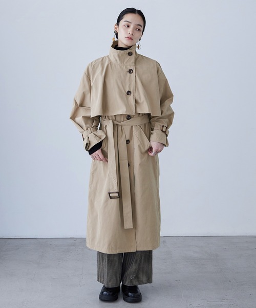 Fashion Letter（ファッションレター）の「胸ヨーク付き スタンドカラートレンチコート（トレンチコート・レディース・ベージュ/カーキ/グレイッシュベージュ/サンドベージュ・M/L）」の15枚目の写真