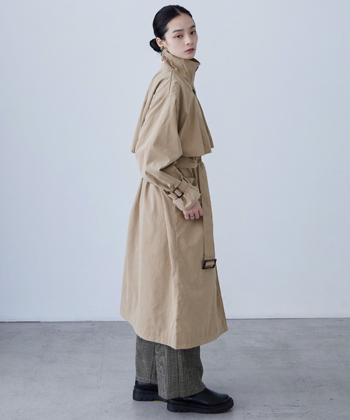Fashion Letter（ファッションレター）の「胸ヨーク付き スタンドカラートレンチコート（トレンチコート・レディース・ベージュ/カーキ/グレイッシュベージュ/サンドベージュ・M/L）」の17枚目の写真