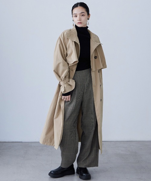 Fashion Letter（ファッションレター）の「胸ヨーク付き スタンドカラートレンチコート（トレンチコート・レディース・ベージュ/カーキ/グレイッシュベージュ/サンドベージュ・M/L）」の20枚目の写真