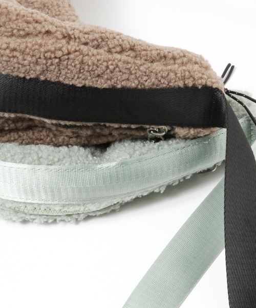 niko and...（ニコアンド）の「オリジナルボア月型ショルダーバッグ（ショルダーバッグ・レディース・グリーン/アイボリー/ベージュ・0）」の13枚目の写真