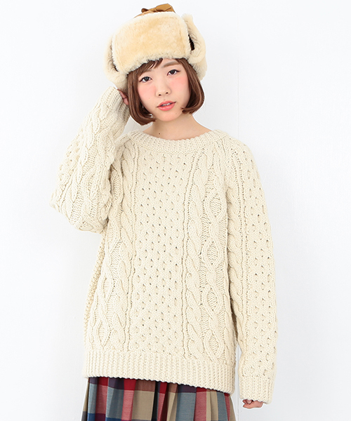 CAROLINA GLASER（カロリナ グレイサー）の「WEARISTA“maho”×CAROLINA GLASER / 手編みニット（ニット/セーター・レディース・クリーム・ONE SIZE）」の2枚目の写真