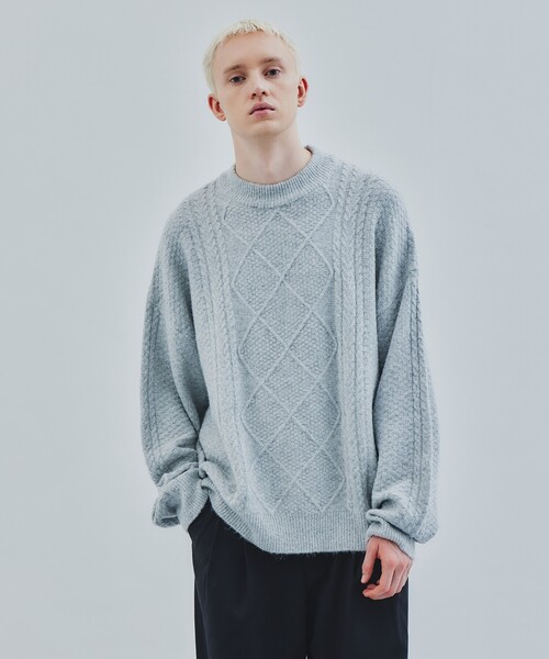 tk.TAKEO KIKUCHI（ティーケータケオキクチ）の「◆ビッグケーブルニットプルオーバー（ニット/セーター・メンズ・ライトグレー/ブラック/ダークグリーン・02/03）」の2枚目の写真