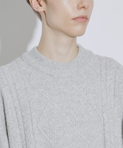 tk.TAKEO KIKUCHI（ティーケータケオキクチ）の「◆ビッグケーブルニットプルオーバー（ニット/セーター・メンズ・ライトグレー/ブラック/ダークグリーン・02/03）」の8枚目の写真
