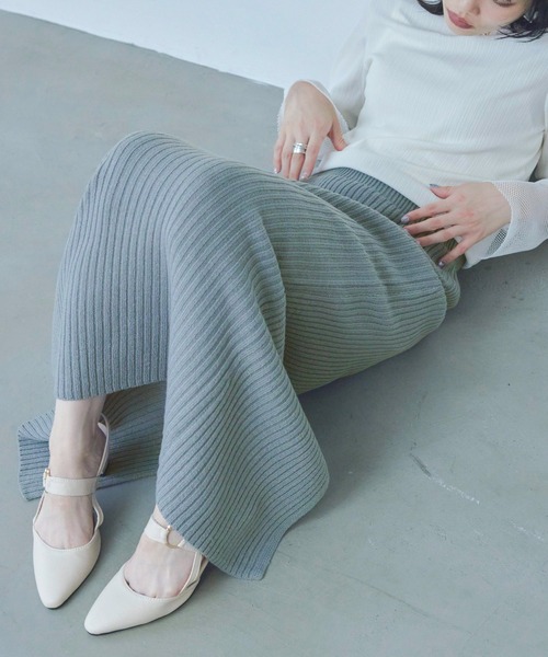 Fashion Letter(ファッションレター)の「ニットプリーツ ナローロングスカート(スカート・レディース・ブラック/ブルー/チャコール/ベージュ・M)」の4枚目の写真