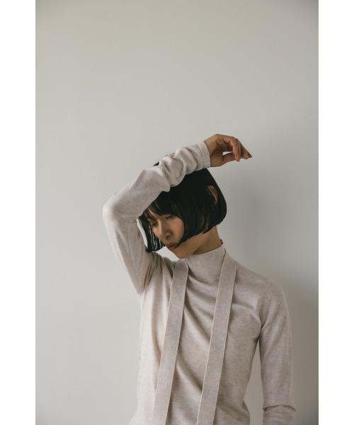 STYLEMIXER(スタイルミキサー)の「タイデザインハイネックニット(ニット/セーター・レディース・アイボリー/ブラック/ライトブラウン・FREE)」の4枚目の写真
