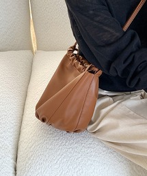 LYEON（リヨン）の「エコレザー巾着ショルダーバッグ（ショルダーバッグ）」