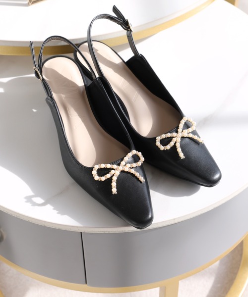 VIVIAN（ヴィヴィアン）の「スリムスクエアトゥパールリボンスリングバックパンプス ZOZOTOWN+オフィシャルサイト限定商品（パンプス・レディース・ブラック/ホワイト・S/M/L/LL）」の9枚目の写真