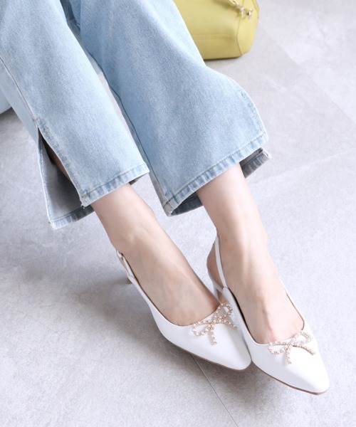 VIVIAN（ヴィヴィアン）の「スリムスクエアトゥパールリボンスリングバックパンプス ZOZOTOWN+オフィシャルサイト限定商品（パンプス・レディース・ブラック/ホワイト・S/M/L/LL）」の7枚目の写真