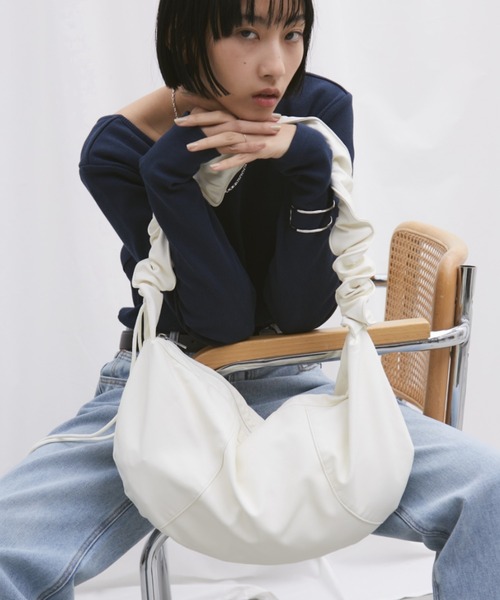 Aunt Marie's（アントマリーズ）の「2WAYギャザーハンドルラウンドショルダー/トートバッグ（ショルダーバッグ・レディース・ベージュ/アイボリー/ブラック・FREE）」の10枚目の写真