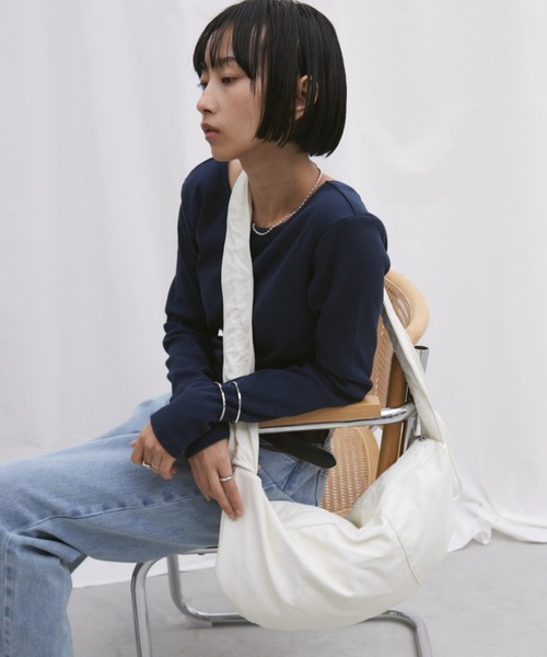 Aunt Marie's（アントマリーズ）の「2WAYギャザーハンドルラウンドショルダー/トートバッグ（ショルダーバッグ・レディース・ベージュ/アイボリー/ブラック・FREE）」の15枚目の写真