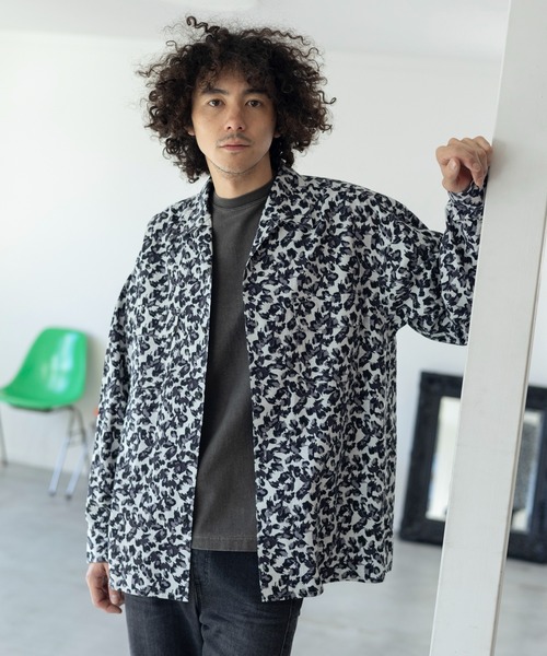 BAYFLOW(ベイフロー)の「アニマルプリントシャツ(シャツ/ブラウス・メンズ・カーキ/オフホワイト/グレー/ベージュ・MEDIUM/LARGE)」の2枚目の写真