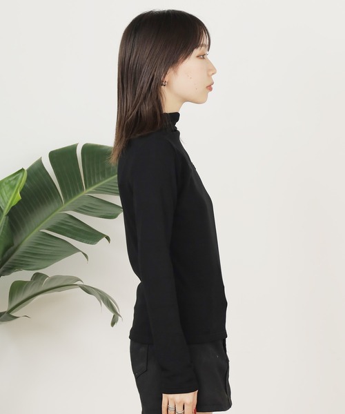 ROOPTOKYO(ループトウキョウ)の「ハートデザインボタン ハイネックカットソー(Tシャツ/カットソー・レディース・ブラウン/ブラック/イエロー/レッド/ライトブラウン/ベージュ/アイボリー/アッシュブラウン・FREE)」の9枚目の写真