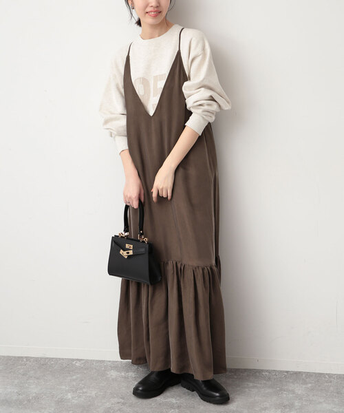 SLOBE IENA（スローブイエナ）の「キュプラキャミワンピース（ワンピース・レディース・ブラック/ブラウン・FREE）」の2枚目の写真